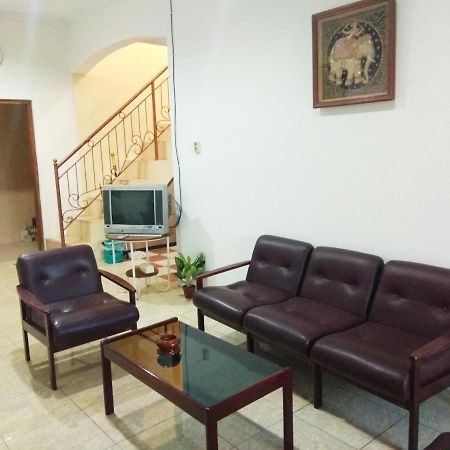 Kenayan Asri Residence By Fh Stay Kalasan Esterno foto