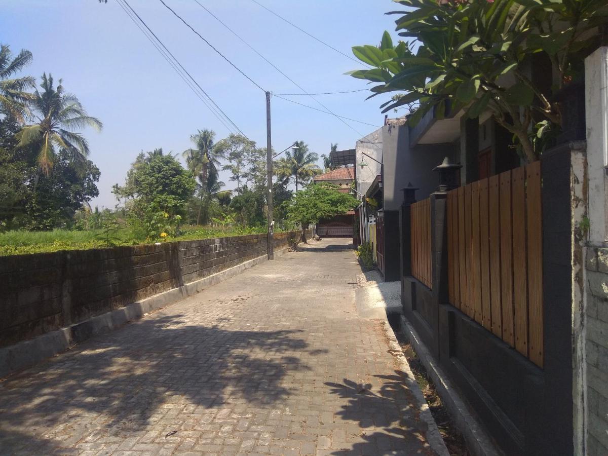 Kenayan Asri Residence By Fh Stay Kalasan Esterno foto